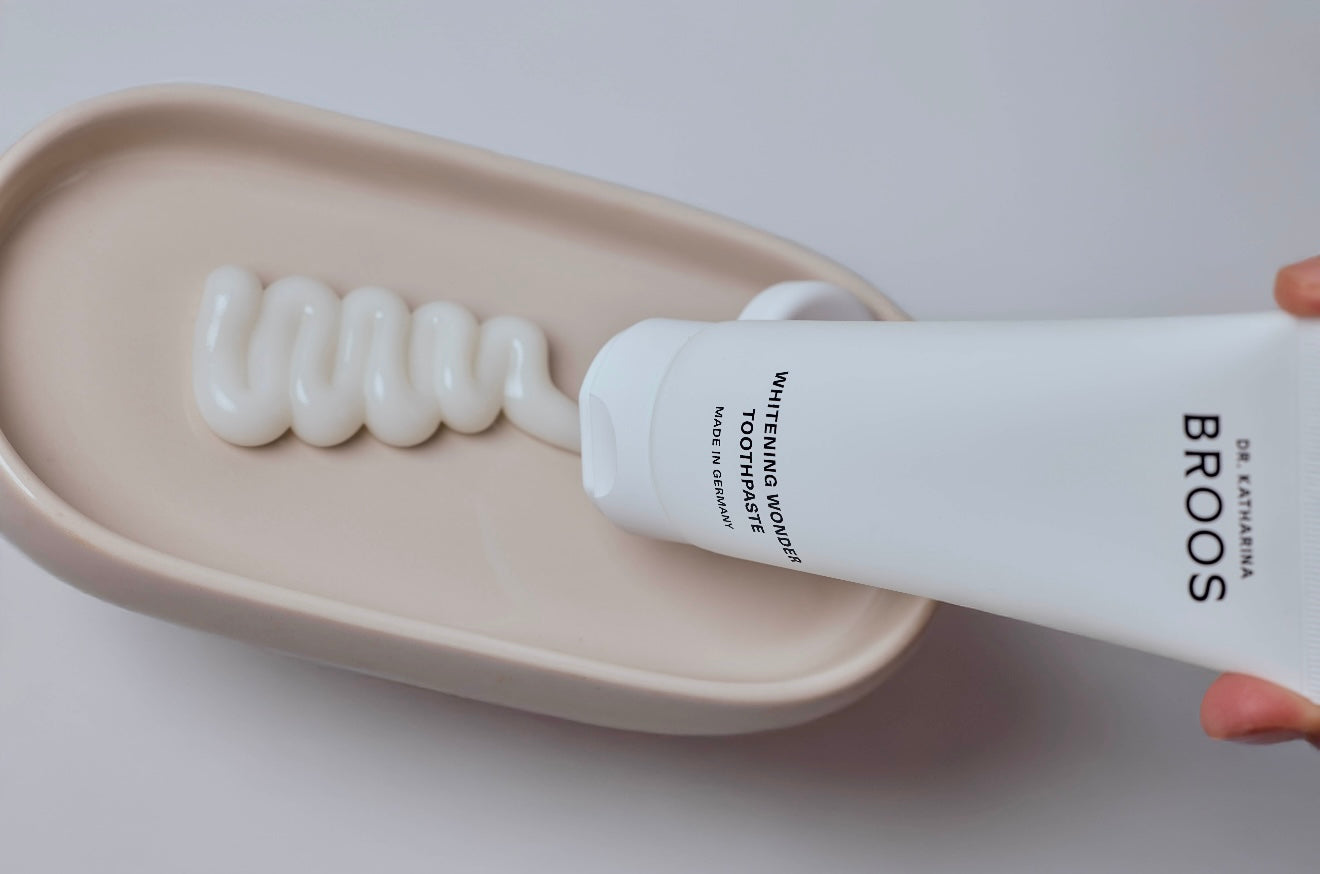 Natürlich saubere Zähne - Bromelain und Papain im Fokus